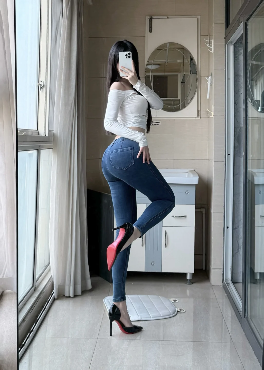 不可爱羚 – 牛仔裤 [28P,7V-1.1GGB] tg@simisebaisi 【丝足阁】027.webp